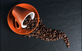 コーヒーの染み抜き方法。カーペットに付いてしまったときの対処方法もご紹介